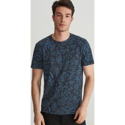T-shirt z motywem roślinnym - Czarny. T-shirty damskie Reserved. Za 49.99 zł.