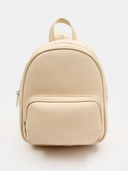 Plecak z gładkim wykończeniem - kremowy. Białe plecaki damskie Sinsay, bez wzorów. Za 49.99 zł.
