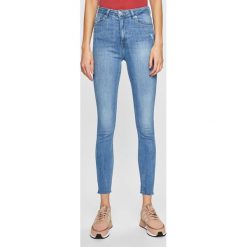 Tally Weijl - Jeansy. Niebieskie jeansy damskie TALLY WEIJL, z podwyższonym stanem. W wyprzedaży za 79.90 zł.
