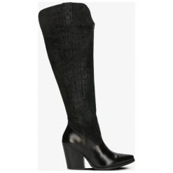 Symbiosis Botki High Wild West , czarny, rozmiar 7. Czarne botki damskie Symbiosis, z materiału, przed kolano, bez obcasa, bez zapięcia. W wyprzedaży za 467.49 zł.