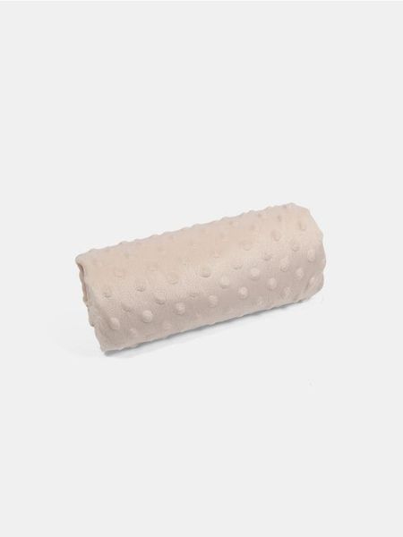 Koc niemowlęcy - beżowy. Brązowe kocyki dla dzieci Sinsay. Za 27.99 zł.