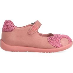 Skórzane baleriny w kolorze jasnoróżowym. Baleriny dziewczęce marki Agatha Ruiz de la Prada. W wyprzedaży za 162.95 zł.