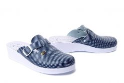 SANITAL FLEX 708/I pois blue, klapki profilaktyczne damskie. Niebieskie klapki damskie Sanital-Flex, bez wzorów, ze skóry, bez obcasa, na koturnie. Za 114.90 zł.