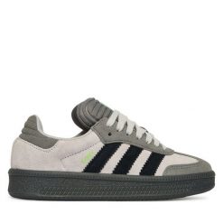 Sneakersy adidas. Szare trampki i tenisówki chłopięce Adidas, bez wzorów, bez zapięcia. Za 439.99 zł.