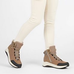 Botki damskie Rieker, na platformie z futerkiem w środku i zapinane na zamek, brązowe, Z0910-90. Brązowe kozaki damskie Rieker, z materiału, bez obcasa, na platformie. Za 439.00 zł.