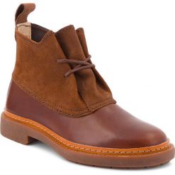 Botki CLARKS - Trace Fawn 261291784 Dark Tan. Brązowe kozaki damskie Clarks, ze skóry, bez obcasa. W wyprzedaży za 409.00 zł.