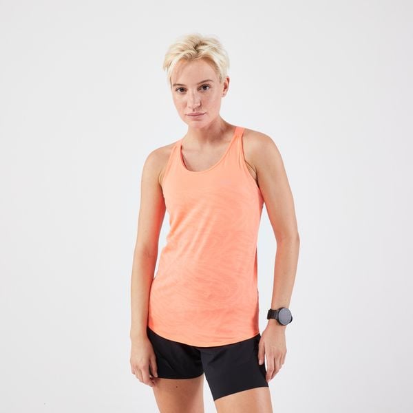Koszulka do biegania bez rękawów damska Kiprun Run 500 Comfort ze stanikiem. Brązowe koszulki sportowe damskie KIPRUN, l, bez wzorów, z materiału, bez kołnierzyka, bez ramiączek, do biegania. Za 79.99 zł.