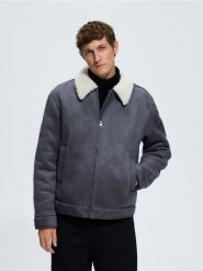 Kurtka sherpa z kołnierzem - ciemnoszary. Szare kurtki męskie Reserved, l, bez wzorów, z dzianiny, bez kaptura. Za 279.99 zł.