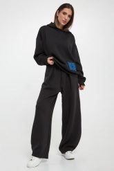 Spodnie damskie z logo Verite MMC STUDIO. Legginsy damskie MMC STUDIO, m, bez wzorów. Za 579.00 zł.