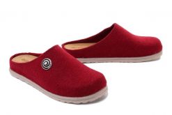 DR. BRINKMANN 320175-41 bordeaux, kapcie damskie. Czerwone kapcie damskie Dr. Brinkmann, bez wzorów, z materiału. Za 165.67 zł.