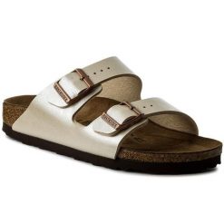 Klapki Birkenstock. Żółte klapki damskie Birkenstock, bez wzorów, bez obcasa. Za 359.99 zł.