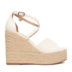 Espadryle Nine West. Białe sandały damskie Nine West, bez wzorów, bez obcasa, bez zapięcia. Za 279.99 zł.