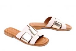Artiker Relaks 58C2138 beige-gold, klapki damskie. Brązowe klapki damskie Artiker Relaks, bez wzorów, ze skóry, bez obcasa. Za 136.43 zł.
