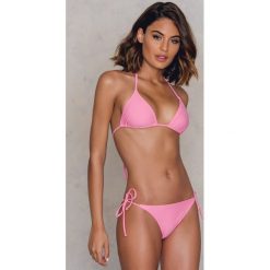 NA-KD Swimwear Dół bikini Triangle - Pink. Bikini damskie marki NA-KD Swimwear. Za 32.00 zł.