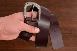 Beltimore skórzany damski pasek do spodni 4 cm burgundowy A72 : Kolory - fioletowy, Rozmiar pasków - r.110-125 cm. Czerwone paski damskie bez wzorów, klasyczne. Za 59.90 zł.