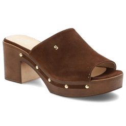 Brązowe Klapki Simen Eleganckie Obuwie Damskie. Brązowe klapki damskie Simen, bez wzorów, bez obcasa, na obcasie, bez zapięcia. Za 419.00 zł.