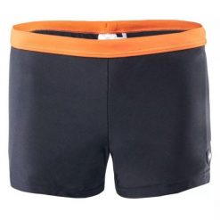 Kąpielówki Biri Dla Chłopców. Czarne kąpielówki dla chłopców AQUAWAVE, bez wzorów, z elastanu. Za 74.99 zł.