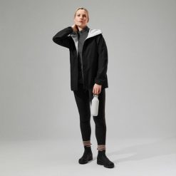 Kurtka przeciwdeszczowa damska Berghaus Deluge Pro 3.0 Jacket. Czarne kurtki damskie Berghaus, m, bez wzorów, bez kaptura. Za 398.99 zł.