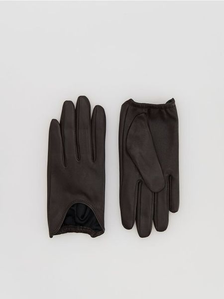 Rękawiczki z owczej skóry - ciemnobrązowy. Brązowe rękawiczki damskie Reserved, bez wzorów, ze skóry. Za 99.99 zł.