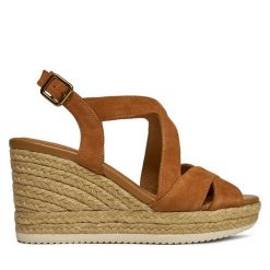 Espadryle Geox. Brązowe sandały damskie Geox, bez wzorów, bez obcasa, bez zapięcia. Za 349.99 zł.