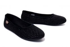 MANITU 340004-01 schwarz, kapcie damskie. Czarne kapcie damskie Manitu, bez wzorów. Za 159.90 zł.