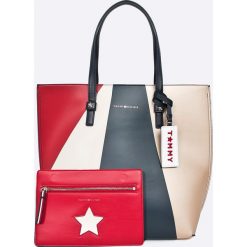 Tommy Hilfiger - Torebka. Torby na ramię damskie marki Tommy Hilfiger. W wyprzedaży za 499.90 zł.