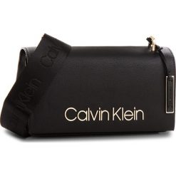 Torebka CALVIN KLEIN - Ck Candy Shoulder K60K604303 001. Listonoszki damskie marki Calvin Klein. Za 649.00 zł.