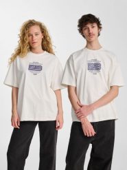 Koszulka Hummel Loose 23. Białe t-shirty damskie Hummel, m, bez wzorów, z bawełny, bez kołnierzyka. Za 132.00 zł.