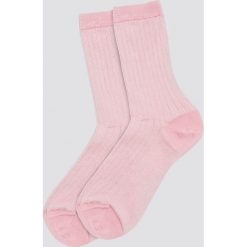 Filippa K Skarpetki w paski z lureksu - Pink. Paski damskie marki Filippa K. Za 54.95 zł.