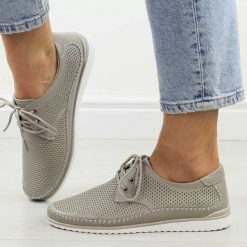 Szare skórzane ażurowe półbuty damskie T.Sokolski W26-01. Szare półbuty damskie Sokolski, na lato, w ażurowe wzory, z jeansu, eleganckie, z okrągłym noskiem, bez obcasa, bez zapięcia. W wyprzedaży za 188.10 zł.