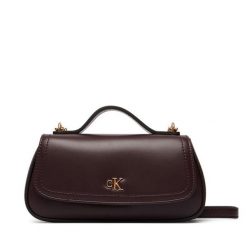 Torebka Calvin Klein. Czerwone torebki do ręki damskie Calvin Klein, bez wzorów, klasyczne, bez dodatków. Za 409.99 zł.
