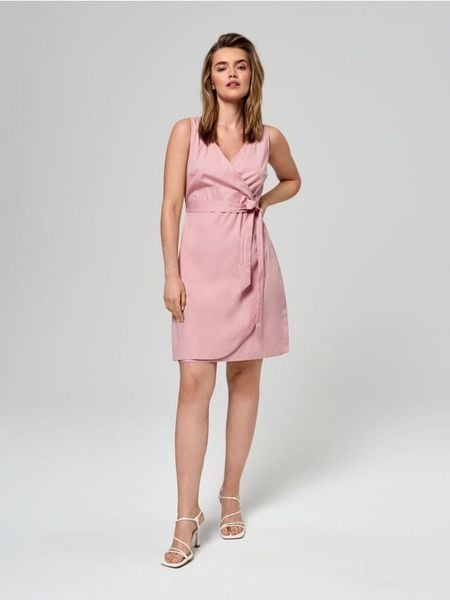Sukienka mini z wiązaniem - różowy. Czerwone sukienki damskie Sinsay, l, bez wzorów, z bawełny, bez kołnierzyka, bez ramiączek, mini, kopertowe. Za 59.99 zł.