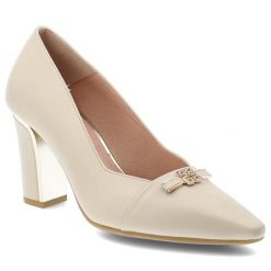 Czółenka damskie Armodo, cholewka ze skóry naturalnej licowej wsuwany fason zabudowany szpiczasty przód, beżowe, DS-976/2/A. Brązowe półbuty damskie Armodo, bez wzorów, ze skóry, ze szpiczastym noskiem, bez obcasa, na słupku, bez zapięcia. Za 419.00 zł.