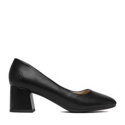 Czółenka Rieker. Czarne czółenka damskie Rieker, bez wzorów, bez obcasa, bez zapięcia. Za 349.99 zł.
