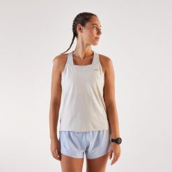 Koszulka do biegania bez rękawów damska Kiprun Run 900 Light. Brązowe koszulki sportowe damskie KIPRUN, m, bez wzorów, z materiału, bez kołnierzyka, bez ramiączek, do biegania. Za 129.99 zł.