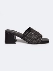 Klapki damskie eleganckie na obcasie czarne RR274147 906. Czarne klapki damskie Big Star, bez wzorów, eleganckie, bez obcasa, na obcasie. W wyprzedaży za 149.99 zł.