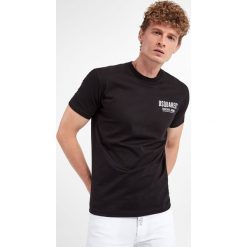 T-shirt męski DSQUARED2. T-shirty męskie Dsquared2, m, bez wzorów, bez kołnierzyka. W wyprzedaży za 1,071.20 zł.