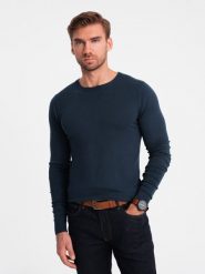 Klasyczny męski sweter z wiskozą BASIC z okrągłym dekoltem – granatowy V9 - Rozmiar: L. Niebieskie swetry przez głowę męskie Ombre Clothing, l, bez wzorów, z wiskozy, bez kołnierzyka. W wyprzedaży za 89.99 zł.