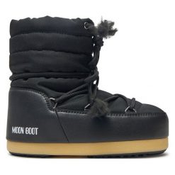 Śniegowce Moon Boot. Czarne śniegowce i trapery damskie Moon Boot, z nylonu. Za 599.99 zł.