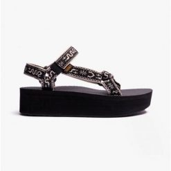 Sandały damskie Teva Flatform Universal. Czarne klapki damskie Teva, bez wzorów, bez obcasa, bez zapięcia. Za 219.99 zł.