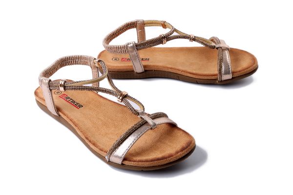 ARTIKER RELAKS 56C1309 złoty, sandały damskie. Żółte sandały damskie Artiker Relaks, bez wzorów, bez obcasa, na płaskiej podeszwie, bez zapięcia. Za 71.94 zł.