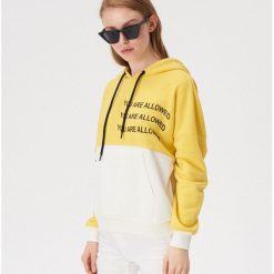 Bluza z neonowym panelem - Żółty. Bluzy damskie marki Sinsay. Za 59.99 zł.