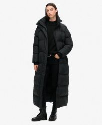 Długa pikowana kurtka Maxi od SUPERDRY. Czarne kurtki damskie Superdry., bez wzorów, bez kaptura. Za 940.85 zł.