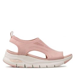 Sandały Skechers. Czerwone sandały damskie Skechers, bez wzorów, bez obcasa, na koturnie, bez zapięcia. Za 199.99 zł.