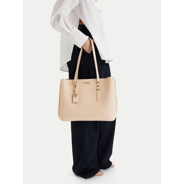 Torebka Nine West. Białe torebki do ręki damskie Nine West, bez wzorów, bez dodatków. Za 279.99 zł.