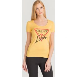 T-SHIRT ICON TEE Guess. Żółte t-shirty damskie Guess, l, z aplikacjami, z bawełny, bez kołnierzyka. Za 139.00 zł.