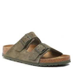 Sandały Birkenstock. Zielone sandały damskie Birkenstock, bez wzorów, bez obcasa, na płaskiej podeszwie, bez zapięcia. Za 458.99 zł.