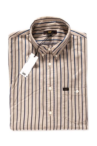 LEE RIVITED SHIRT DUST BEIGE L66IUELP 112116470. Brązowe koszule męskie Lee, l, bez wzorów, bez kołnierzyka, bez ramiączek. Za 129.99 zł.