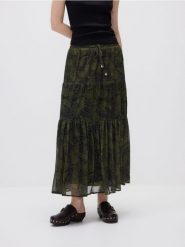 Wzorzysta spódnica midi - wielobarwny. Spódnice damskie Reserved, l, bez wzorów, z tkaniny, midi, rozkloszowane. W wyprzedaży za 99.99 zł.