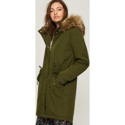Płaszcz z podszewką z futerka - Khaki. Płaszcze damskie marki Sinsay. W wyprzedaży za 139.99 zł.